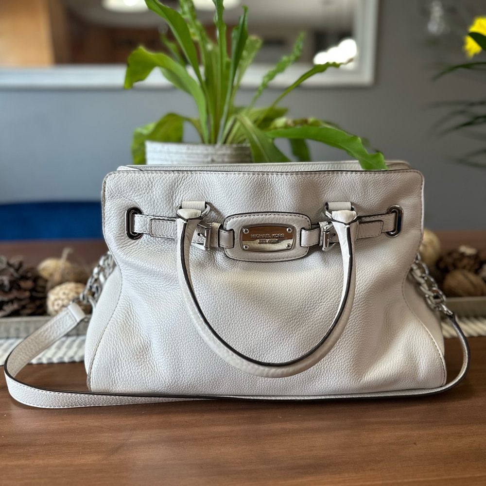 Like New Michael Kors East West Satchel